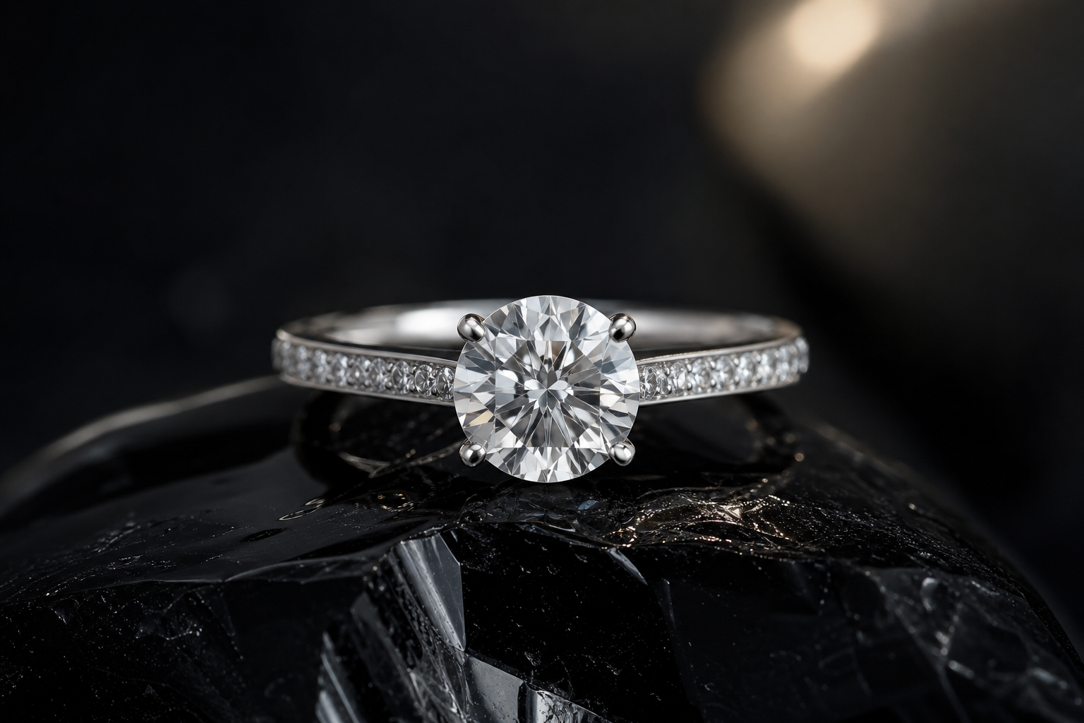 Éclat de Genève white-gold diamond ring